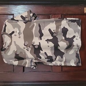 Nike Gray Camo Dri-Fit T-shirt. Large.